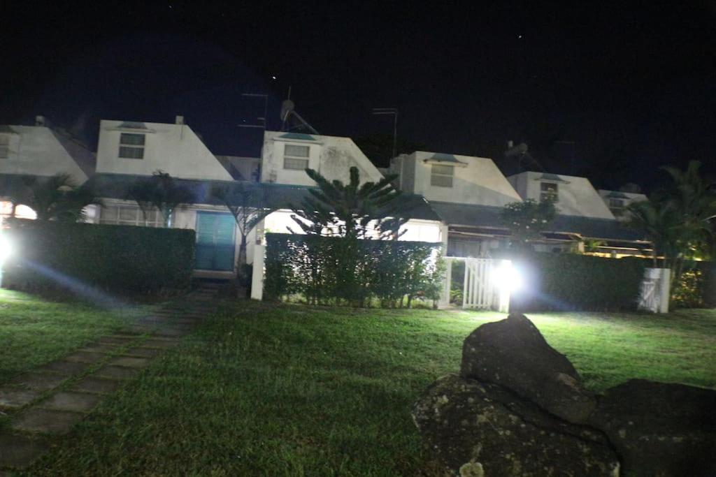 Residence Les Cygnes, Pereybere. Pereybere Beach Екстер'єр фото